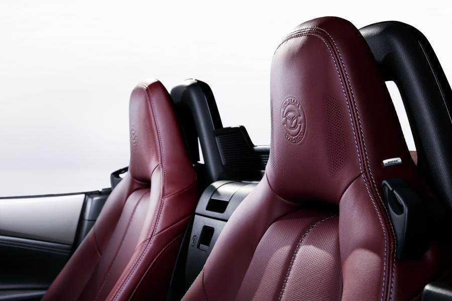 Интерьер Mazda MX-5 100th Anniversary (ND) 2020 года  (EU) (фото 3 из 16)